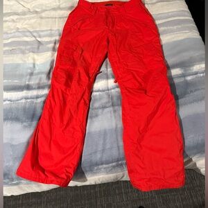 NORTHFACE FIREY RED SNOWPANTS (PRACTICALLY BRAND NEW)
